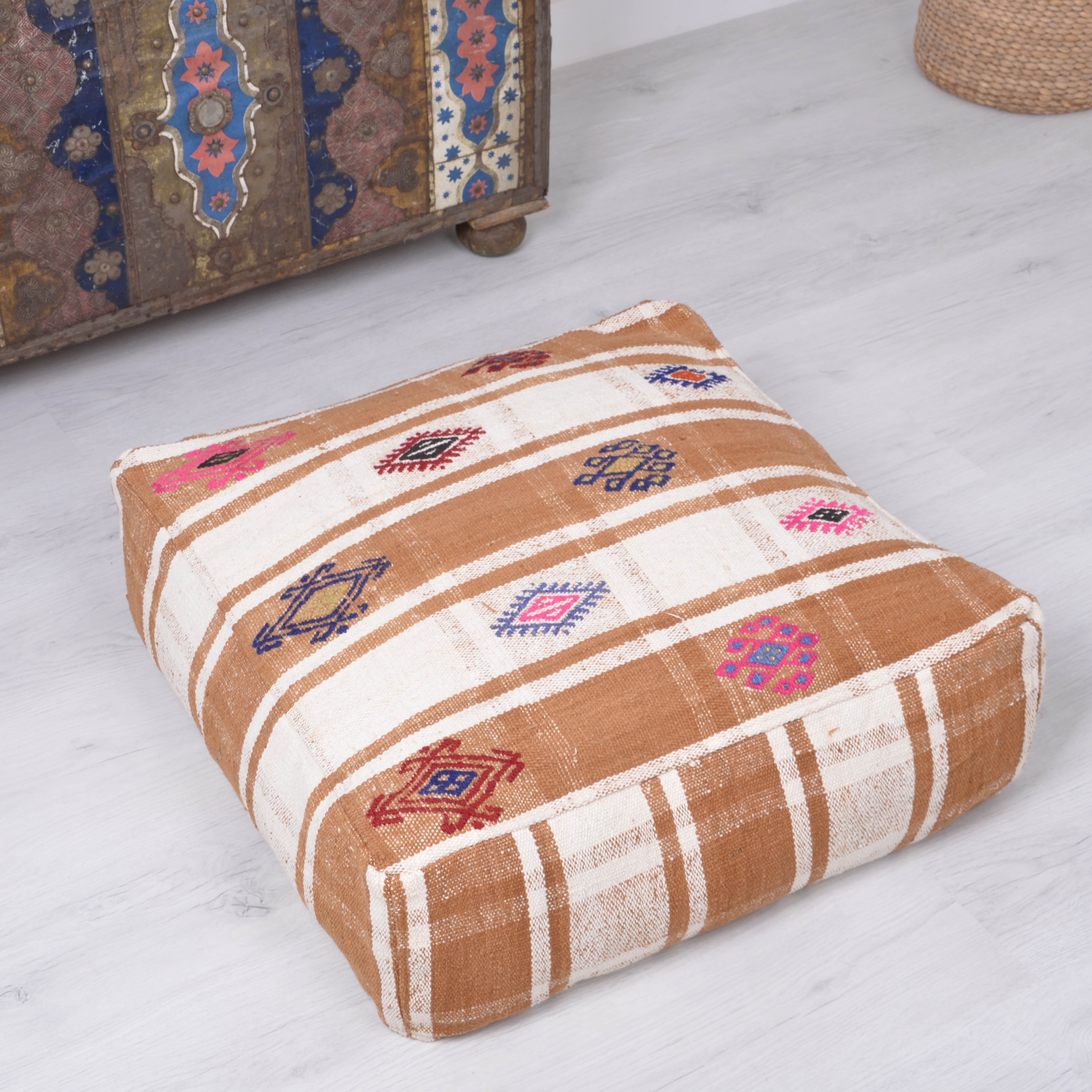 El%20Dokuma%20%20Kilim%20Puf%20Yer%20Minderi