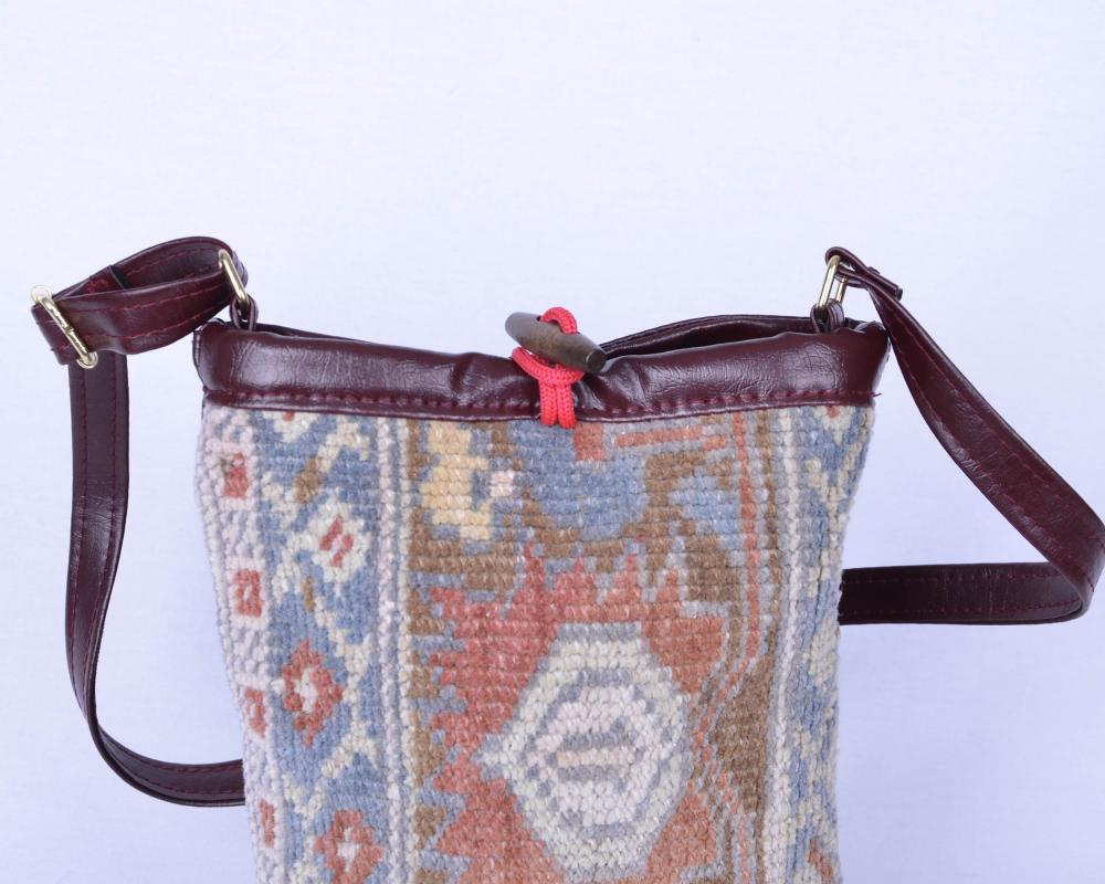 Kilim%20Çanta%20Dokuma%20Çapraz%20Omuz%20Çantası